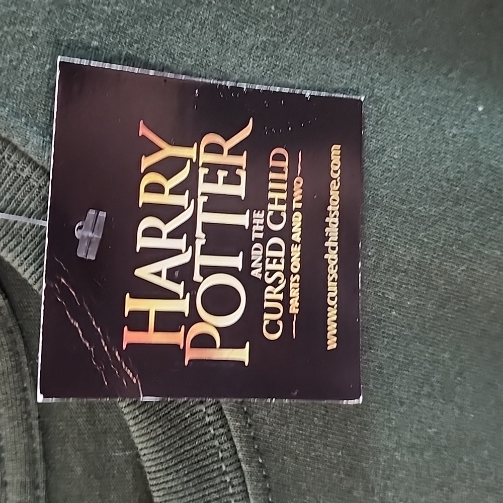 Harry Potter Slytherin Tee Form The Broadway Show. - Picture 2 of 5